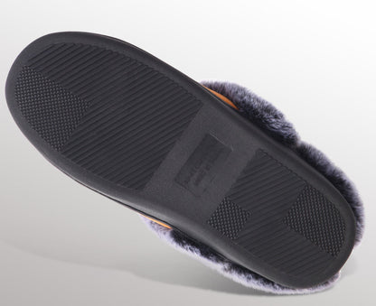Slide Into Rugged Warmth – Suede Slippers Built for Chilly Days